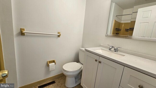 Building Photo - 117 Hamlet Dr