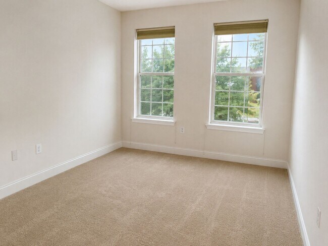 Building Photo - Spacious 2-Bedroom, 2-Bath Condo in Graduate Hospital with Thoughtful Layout