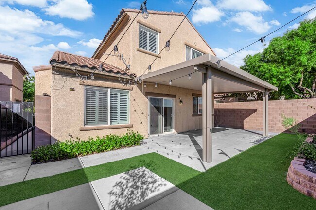 Building Photo - Upgraded 3 Bedrooms, 2.5 Bathrooms home in...