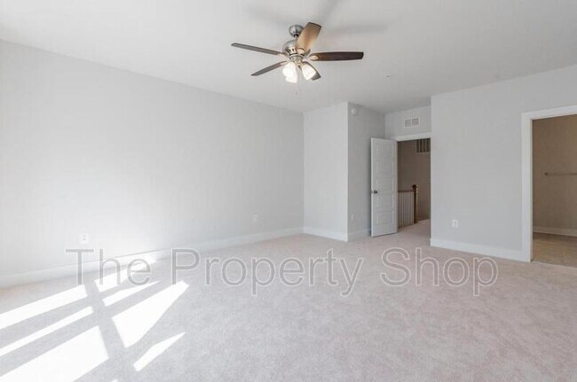 Building Photo - 2620 Lassen Pl