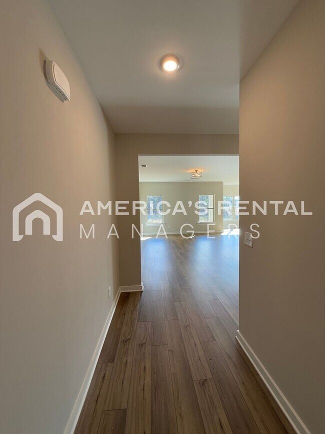 Building Photo - Home for rent in Riverside! View with 48 Hours Notice!