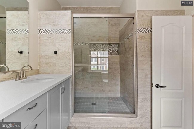 Building Photo - 3906 Valley Ridge Dr
