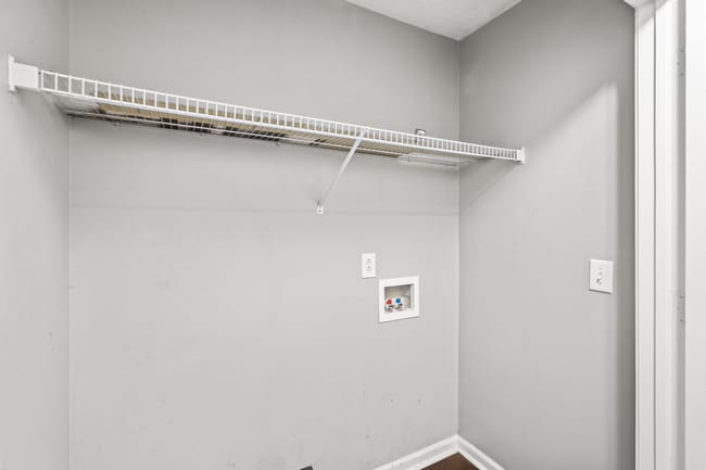 Building Photo - 1576 Chariot Dr