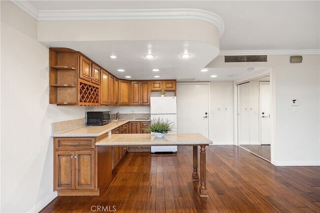Building Photo - 24055 Paseo Del Lago W