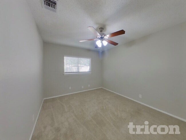 Building Photo - 4111 Sunrise Crest Dr