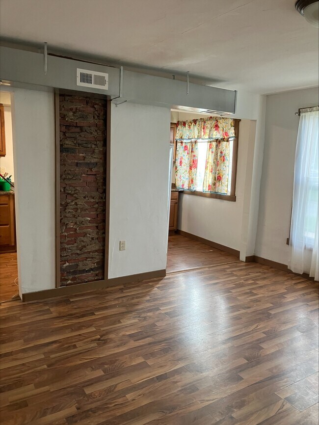 Primary Photo - 501 S Jefferson Way
