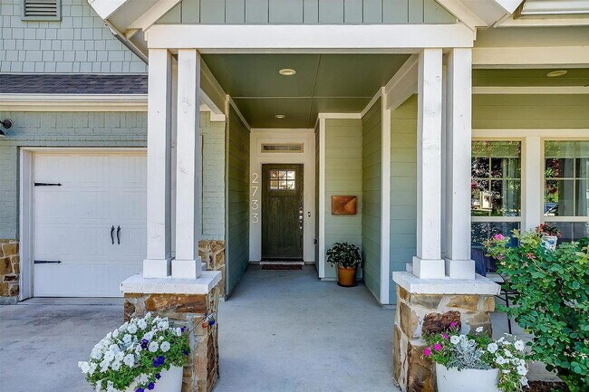 Building Photo - Newly Constructed 4 bed, 2 bath in desirab...