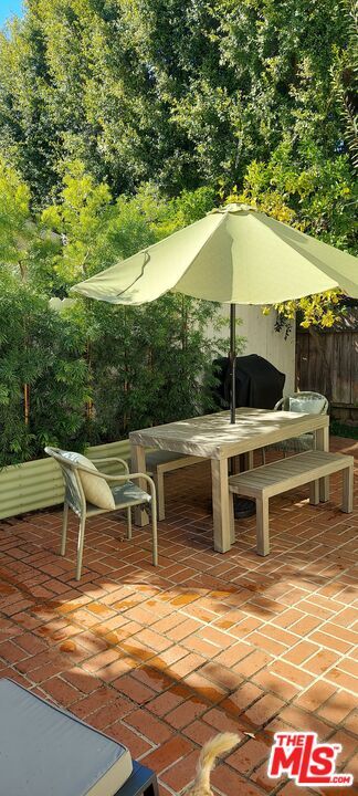 Building Photo - 1107 S Bundy Dr