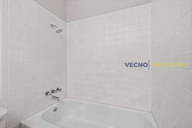 Building Photo - 701 Aviaton Ave