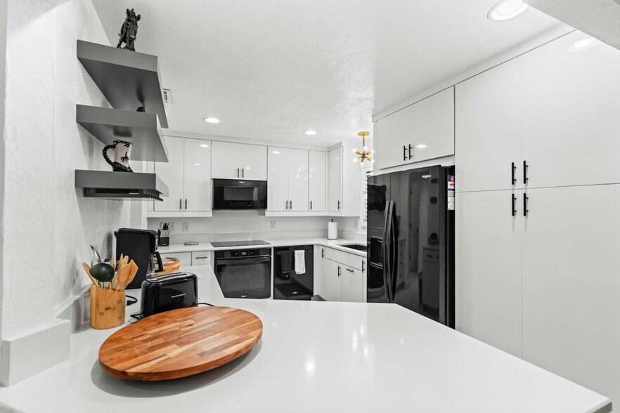 Building Photo - 1844 NW 42nd Ave