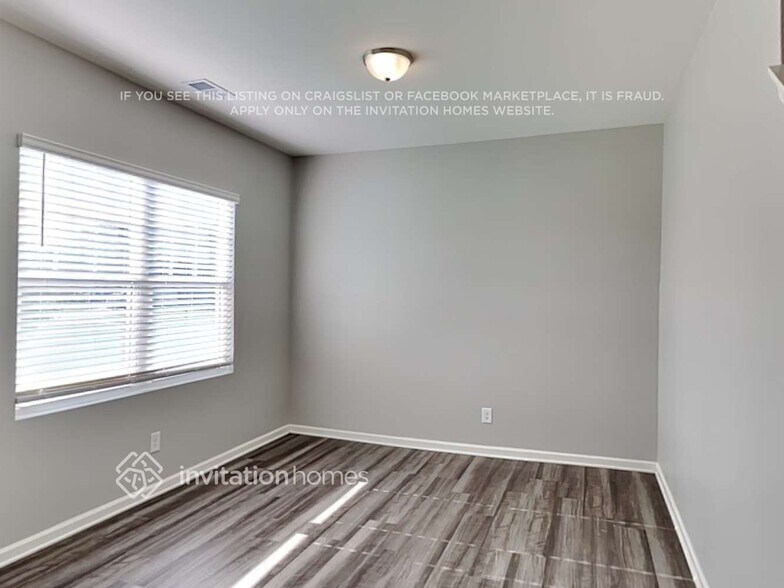 Building Photo - 117 Verona Dr NW