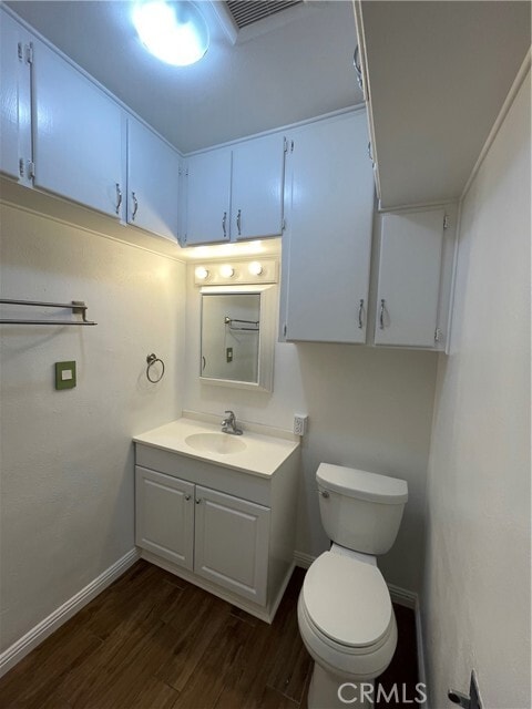 Building Photo - 1024 Main St