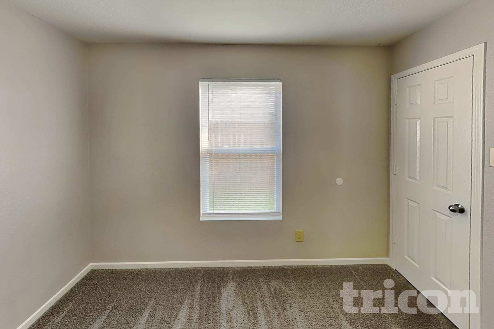 Building Photo - 8039 Retreat Ln