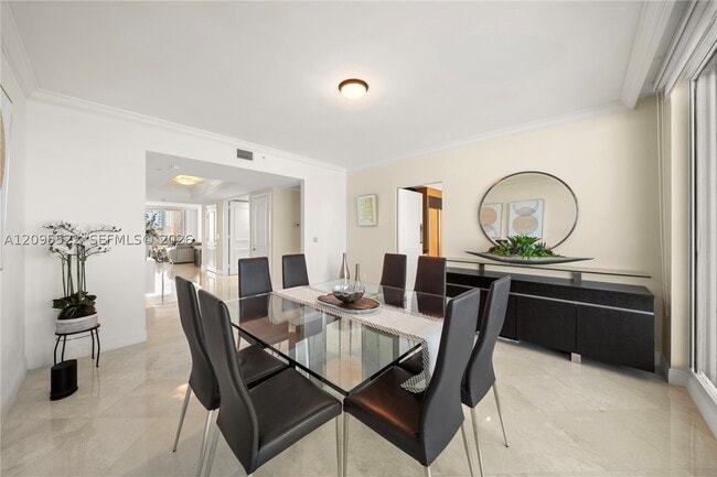 Building Photo - 781 Crandon Blvd