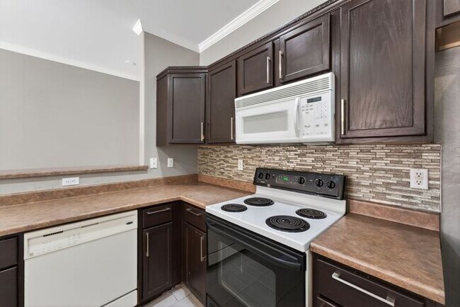 Building Photo - 7306 S 14th St