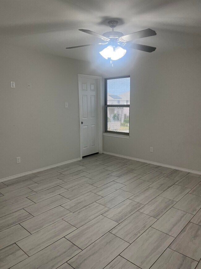 Building Photo - 4320 Dorothy Dr