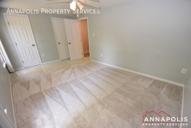 Building Photo - 571 Quaker Ridge Ct