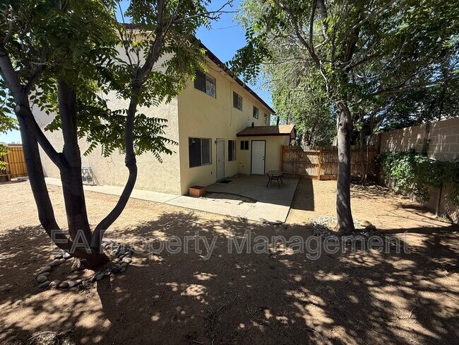 Building Photo - 2516 Chelwood Park Blvd NE