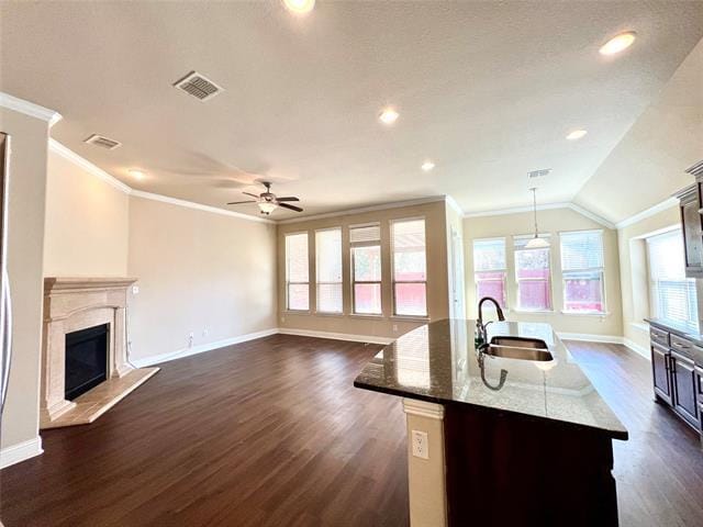 Building Photo - 712 Shrewsbury Pl