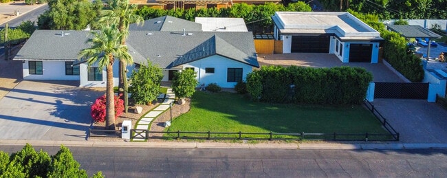 Building Photo - 6929 E Mariposa Dr