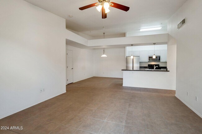 Building Photo - 10136 E Southern Ave