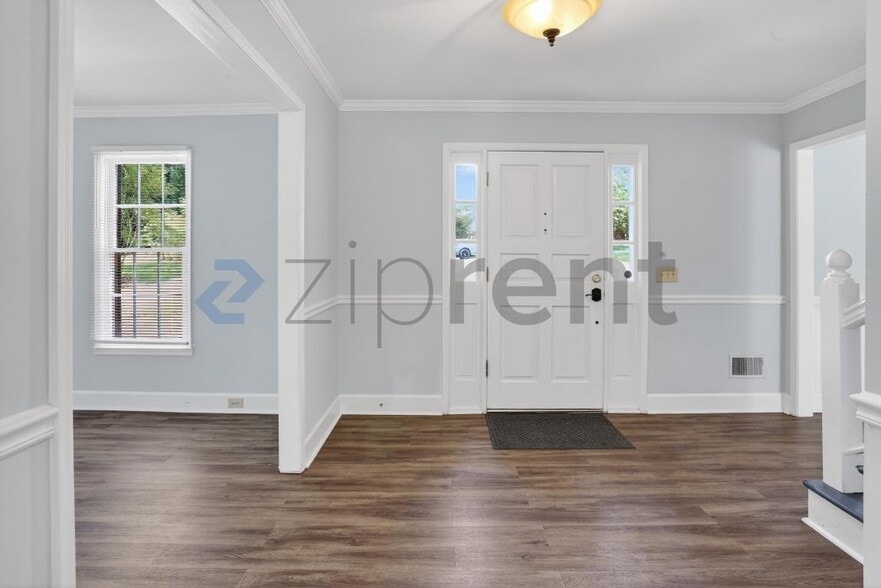 Building Photo - Unit