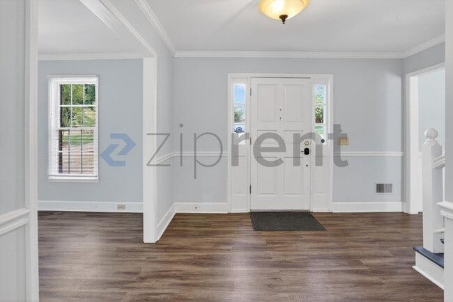 Building Photo - Unit