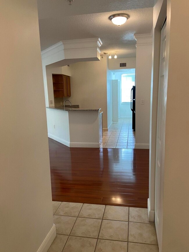 Building Photo - 9825 Baywinds Blvd