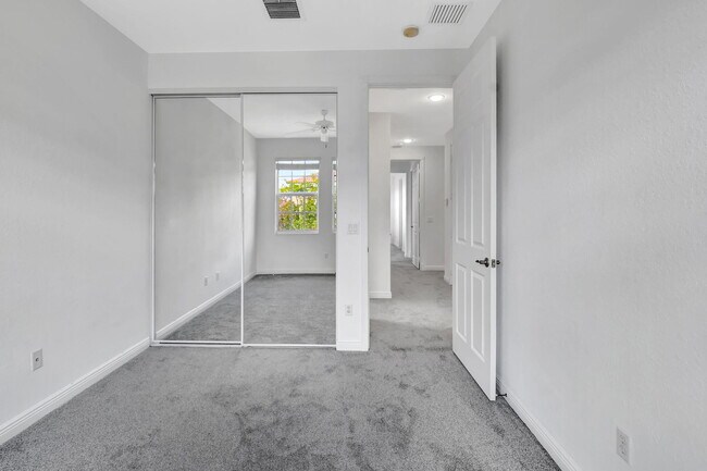 Building Photo - 838 NW 83rd Ln