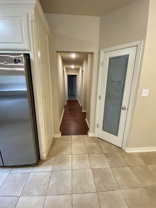 Building Photo - 3 br, 2 bath House - 1705 Carverly Drive