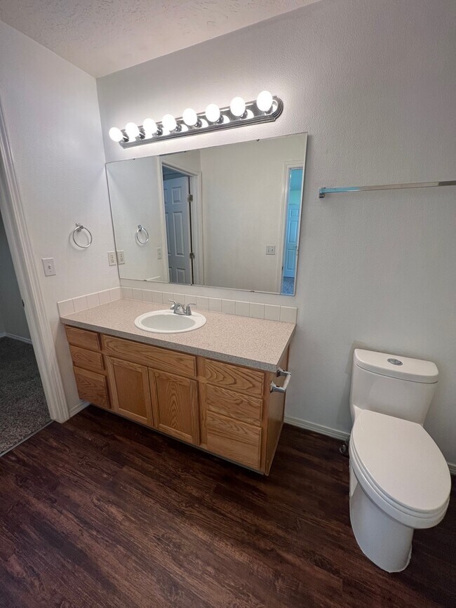 Building Photo - 3 Bed 2 Bath House in Nampa!