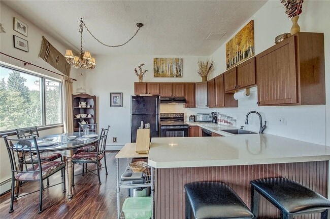 Building Photo - Buffalo Ridge Condo -  Immaculate 2 Bedroom/2 Bath Unit w/Utilities Included