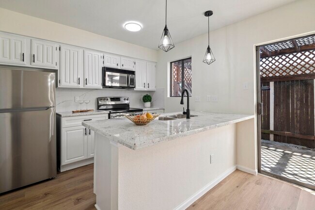 Building Photo - 2120 Wilcrest Dr