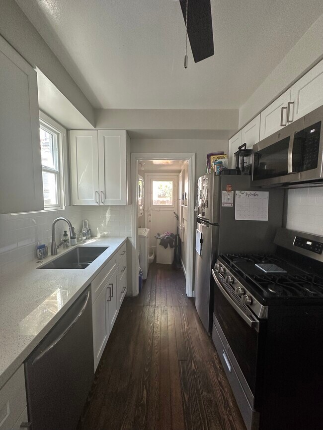 Kitchen view 4 - 815 19th St