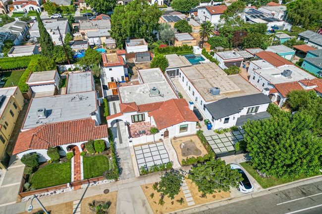 Building Photo - 1765 N Crescent Heights Blvd