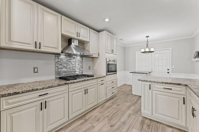 Building Photo - 5605 Martin Grove Dr NW