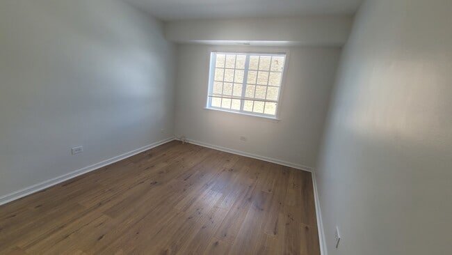 Building Photo - 1603 N Windsor Dr