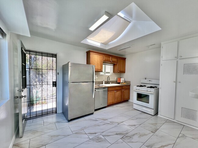 Building Photo - 604 Pennsylvania Ave