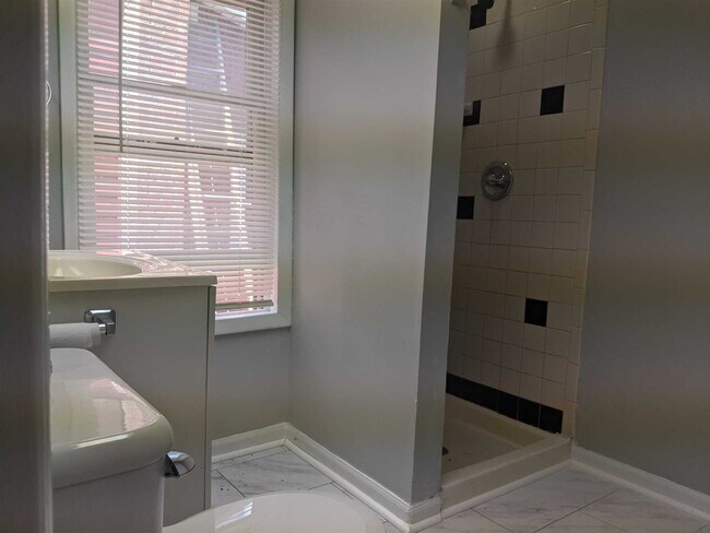 Building Photo - 1943 New Hackensack Rd