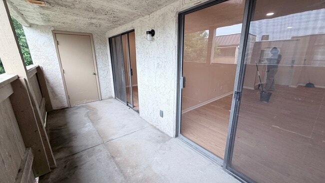 Building Photo - 8435 Hearth Dr