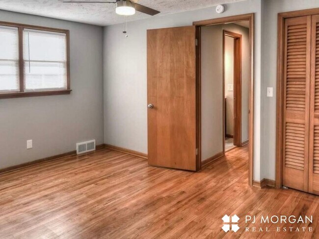 Building Photo - 4 bedroom, 3 Bathroom House