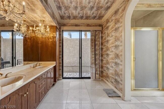 Building Photo - 2834 Queens Courtyard Dr