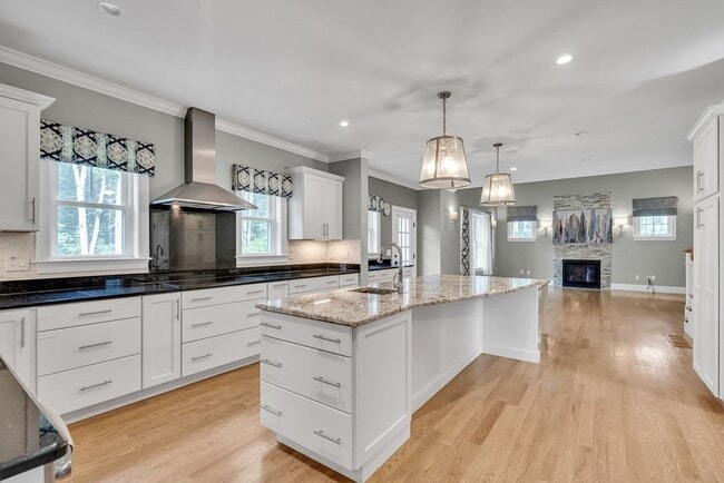 Building Photo - 121 Taylor Farm Rd