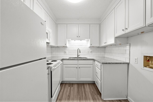 Building Photo - 8 Blocks from Garden City Beach! 2 Bed/1.5 Bath Duplex