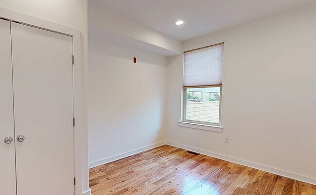Building Photo - 1642 N Marshall St