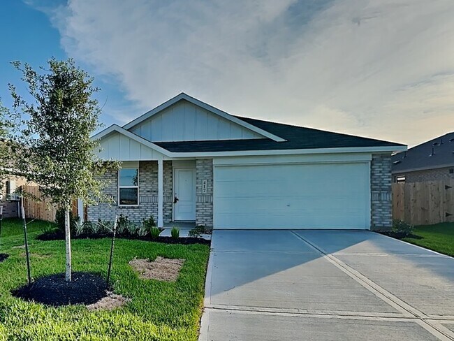 Primary Photo - 417 Texas Pecan Dr