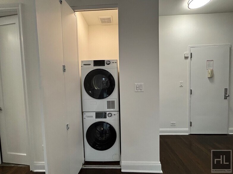 Building Photo - EAST 57 STREET