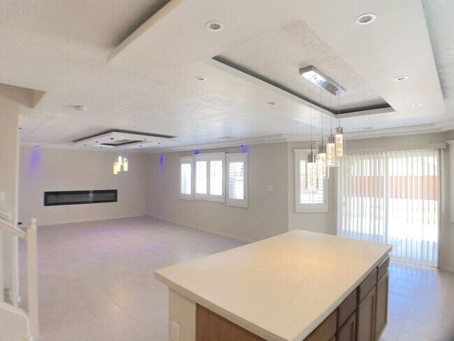 Building Photo - Don't Miss Out! Spacious 3 Bed, 2.5 Bath Home in Los Lunas – Open Layout & Prime Location