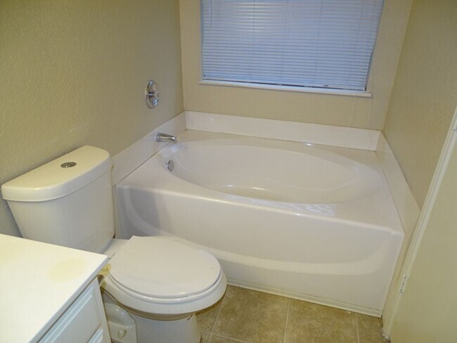 Building Photo - 6046 Mountain Meadow