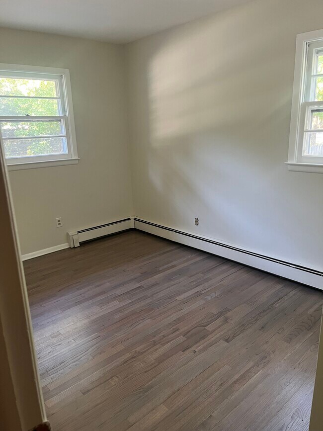 Building Photo - 60 Haines St